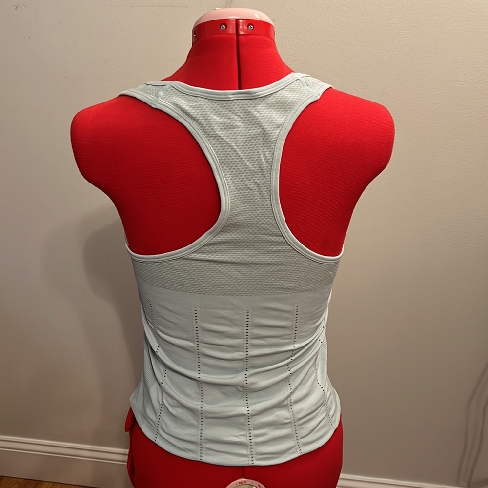 Fabletics workout tank - Picture 2 of 2